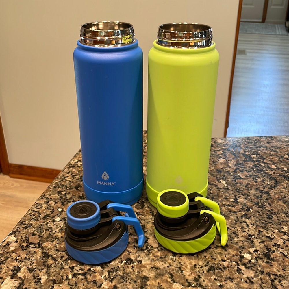 Two 32 oz manna water bottles - like new